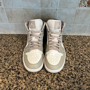 Size 10.5 - Nike Air Jordan 1 Mid Linen/College Grey - 554724082